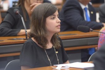 Tabata Amaral questiona MEC sobre definição técnica para corte na verba de universidades