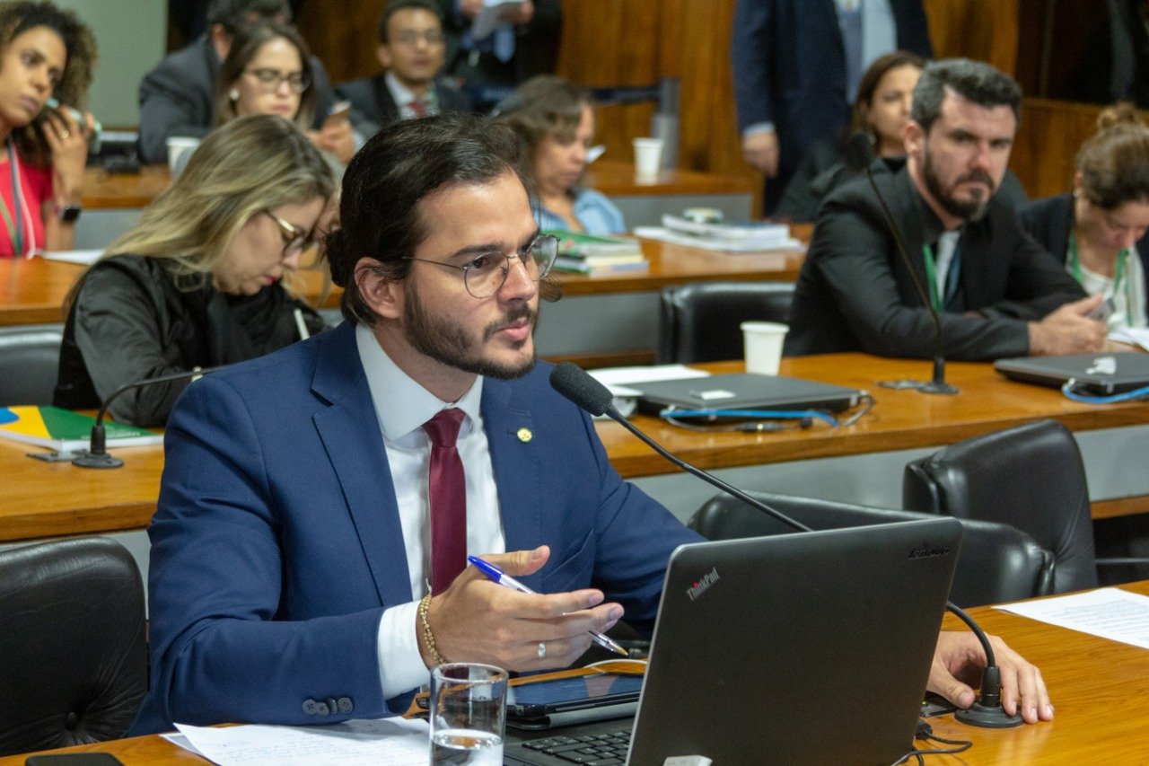 Aprovado projeto que permite Justiça do Trabalho julgar o limbo previdenciário