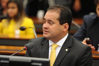 Weverton Rocha solicita a ministro aumento de voos para Imperatriz