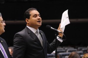 Plenário aprova reajuste salarial de defensores públicos