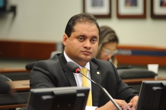 Projeto que obriga planos de saúde a fazerem teste do Zika vírus em gestantes pode ganhar urgência