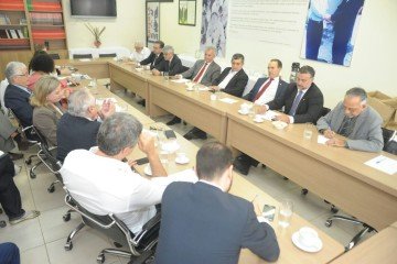 Partidos de oposição definem estratégias contra reforma da Previdência