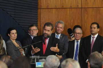 Partidos de oposição lançam Frente Ampla em Defesa da Democracia
