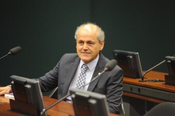 MS responde ao deputado Gustavo Fruet sobre compra de vacinas contra Covid-19