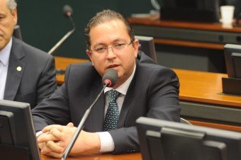 Projeto de Alex Santana define quem é dono de meteorito que atingir o Brasil