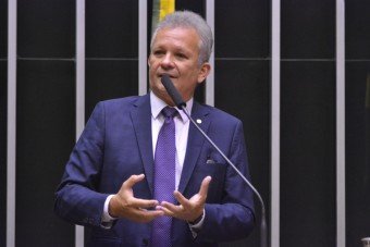 André Figueiredo: “há conivência do governo aos atos contra o  STF”