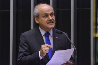Projeto de Gustavo Fruet inclui ataque à democracia como causa de inelegibilidade
