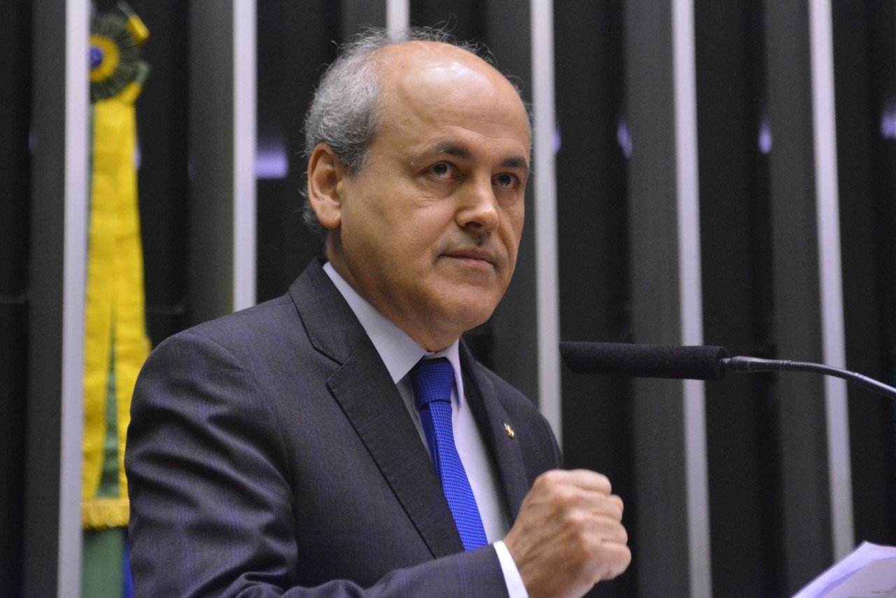 Comissão aprova projeto que permite pagamento de dívida tributária com bens móveis