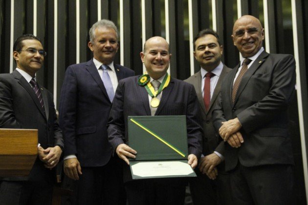 Personalidades e instituições são homenageadas pela Câmara com Medalha do Mérito Legislativo