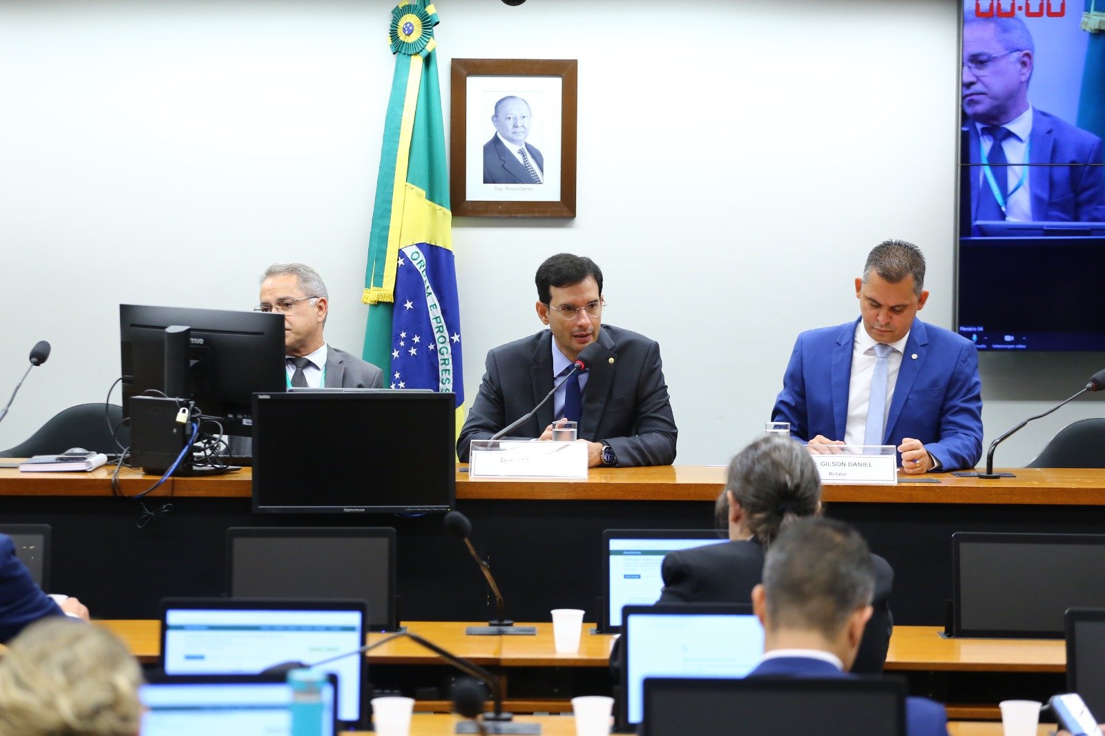 Leo Prates e especialistas discutem na Câmara mudanças climáticas no mundo