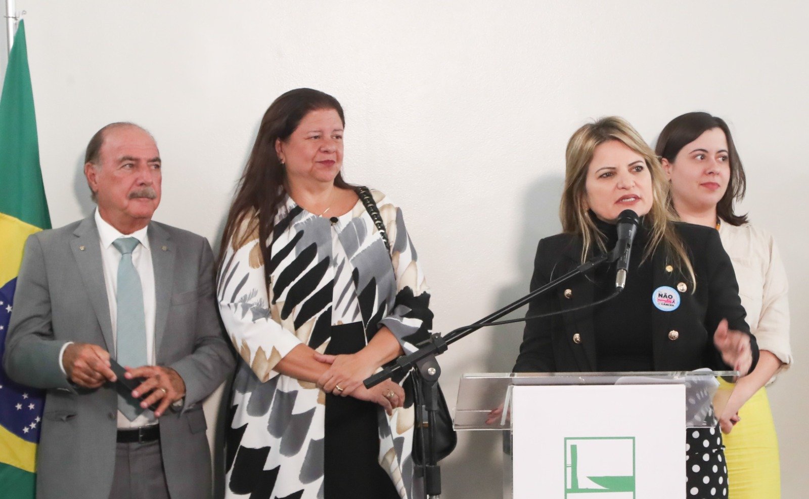 Flávia Morais promove ato de lançamento da PEC que insere na CF o “direito ao cuidado” como direito social