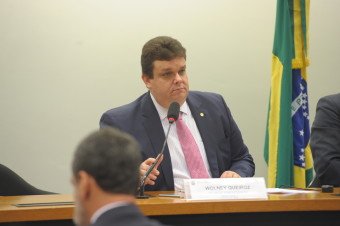 Comissão de Trabalho aprova deslocamento de poste a pedido do consumidor