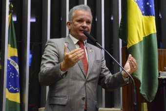 Proposta de André Figueiredo anula resolução que simplifica privatização de pequenas e médias estatais