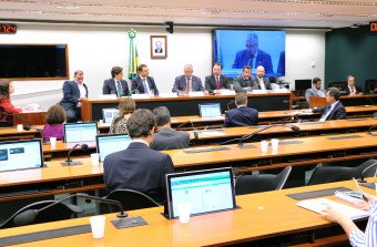 Debatedores defendem compartilhamento de dados para combater tráfico e terrorismo