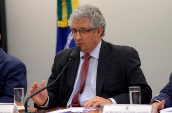 Comissões querem esclarecimentos sobre combate ao mercado irregular de celulares