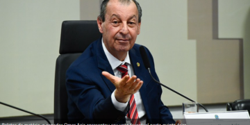 Relatório da PEC que põe fim à escala 6×1 poderá ser votada na CCJ do Senado na próxima semana