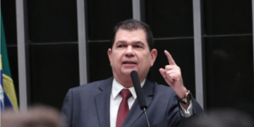 Relatório final de Mauro Benevides Filho ao projeto que cria comitê gestor do imposto sobre bens e serviços vai à sanção