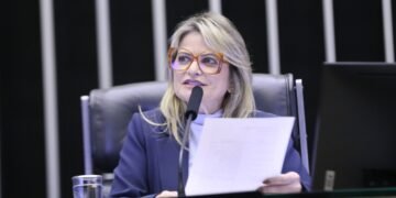 Aprovado pedido de Flávia Morais ao Ministério da Educação sobre políticas de formação de professores para educação inclusiva