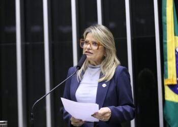 Comissão aprova a qualificação profissional de catadoras e catadores de recicláveis