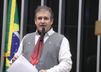 Câmara analisa projeto que institui sistema de alerta eletrônico para mulher em situação de risco