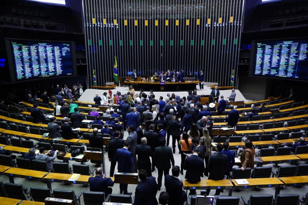 Plenário da Câmara aprova MP que recria Bolsa Família com valor mínimo de R$ 600