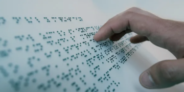 Comissão aprova projeto de Marcos Tavares que assegura contrato em Braille para pessoa com deficiência visual