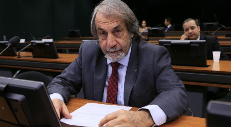 Sala da Comissão de Turismos passa a ser chamada de Carlos Eduardo Cadoca