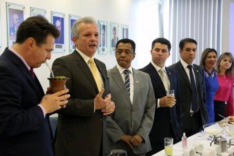 Ministro das Comunicações apresenta projeto de inclusão digital à bancada do PDT