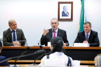 Profissionais da segurança querem equiparação com militares na reforma da Previdência
