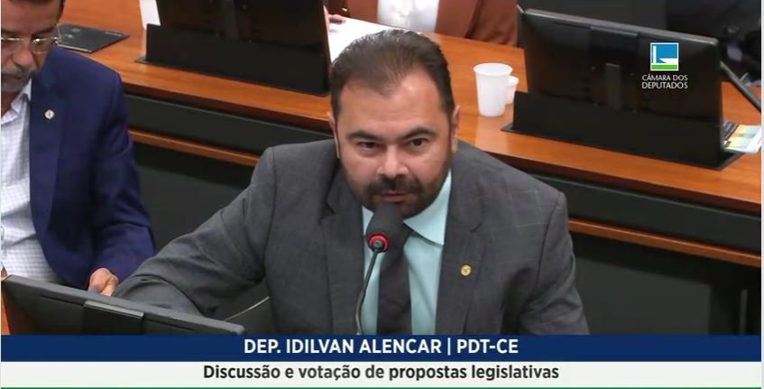 Idilvan Alencar subscreve pedido para discutir o Novo Ensino Médio