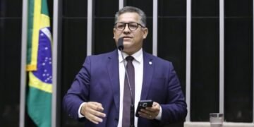 Câmara aprova projeto de Dorinaldo sobre uso consciente de telas por crianças e adolescentes