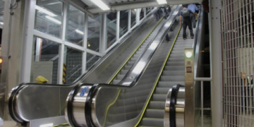 Iniciativa de Marcos Tavares prevê mais segurança no uso de elevador e escada rolante