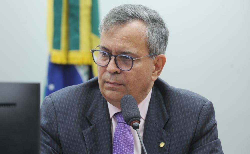 Comissão aprova texto de Félix Mendonça Jr. ao projeto que considera prática anticoncorrencial o abuso do direito processual