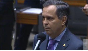 Rodrigo Maia revê destaque do PDT e aceita mudança em garantia de licitações