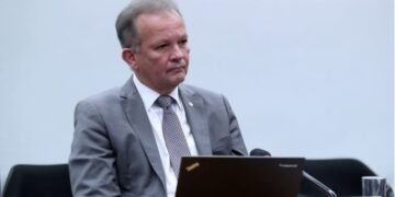 Projeto de André Figueiredo que destina recursos para a castração de cães e gatos é aprovado na Comissão de Meio Ambiente