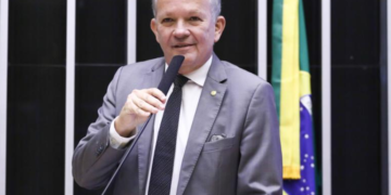 Aprovado texto de André Figueiredo a projeto que prevê  atendimento especializado a candidatos com deficiência