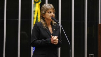 Projeto de Flávia Morais condiciona recebimento de bolsa família a exames preventivos