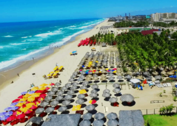 André Figueiredo é coautor de projeto que disciplina efeitos administrativos de multas a barraqueiros da Praia do Futuro, em Fortaleza (CE)