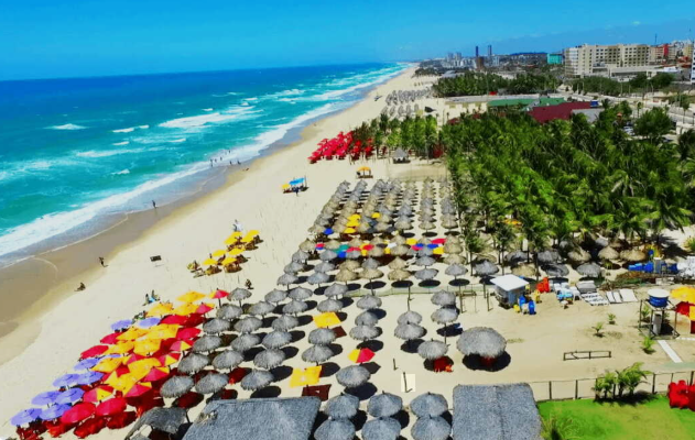 André Figueiredo é coautor de projeto que disciplina efeitos administrativos de multas a barraqueiros da Praia do Futuro, em Fortaleza (CE)