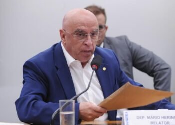 Mário Heringer propõe conceder a Silvio Santos  título de Patrono Nacional da Comunicação Televisiva