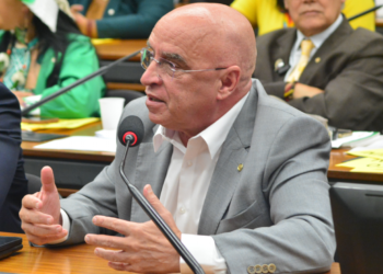 Aprovado parecer favorável de Mário Heringer a projeto com requisitos para investidura em cargos públicos