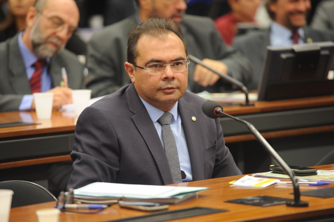 Requerido por Idilvan Alencar, São Paulo sediará seminário sobre EaD na área de saúde