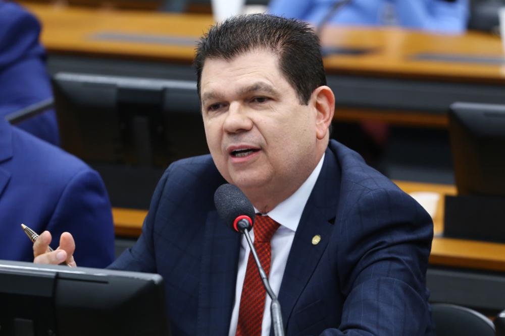 Mauro Benevides provoca GT da Reforma Tributária e ouve em audiência representantes da saúde e educação