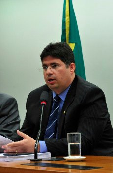 Hissa Abrahão propõe aumento no limite da Zona Franca de Manaus