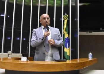 Aprovado projeto de Mário Heringer que amplia serviços do programa de atenção à pessoa com deficiência para autistas