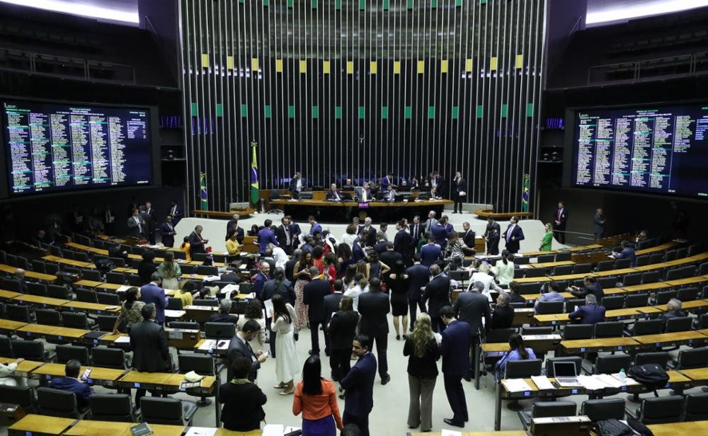 Câmara aprova projeto que reserva para mulheres 30% das vagas em conselhos de administração de empresas públicas