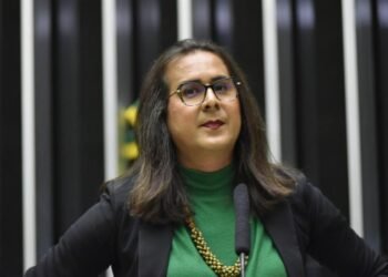 Crime contra mulheres lésbicas poderá ser incluído no Código Penal