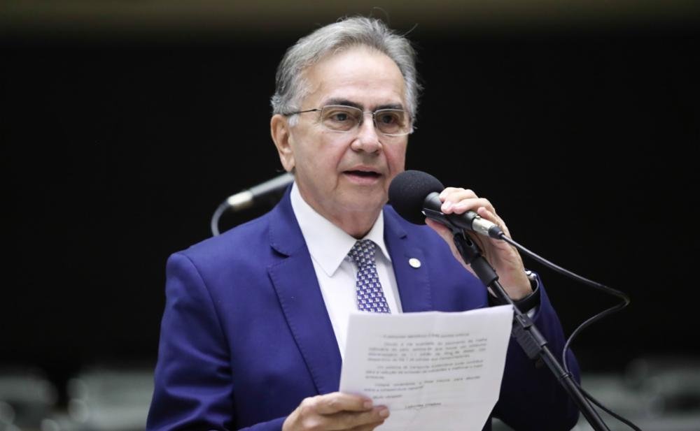 Leônidas Cristino propõe mudar o regimento interno da Câmara