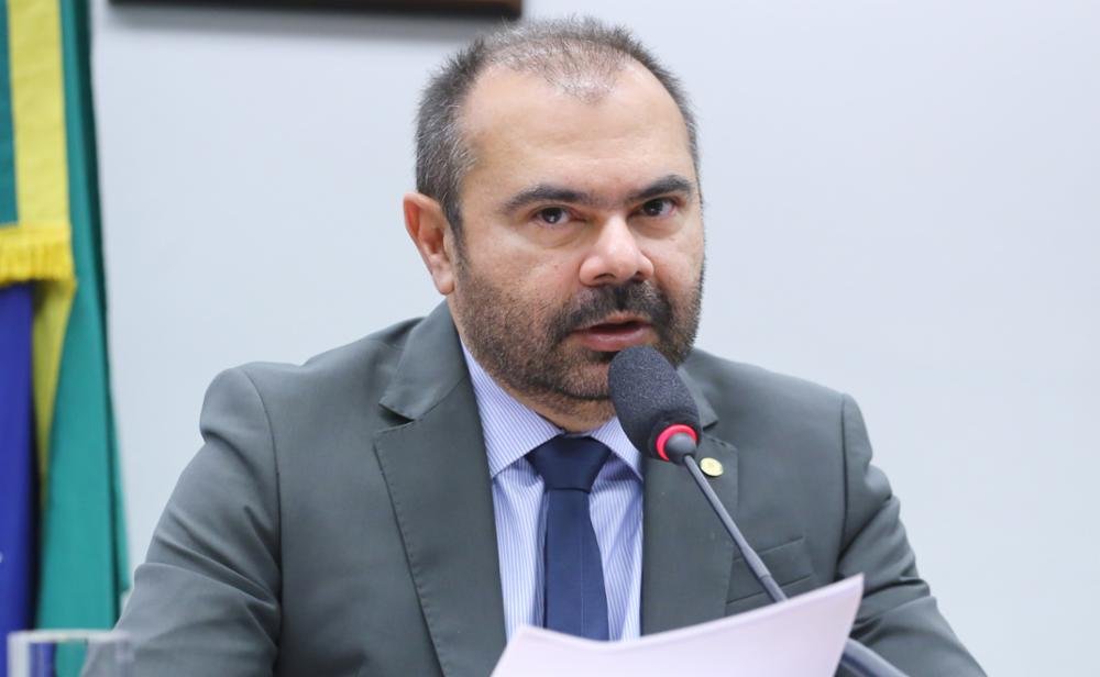 Idilvan sugere ao Ministério da Educação criar programa financeiro para alunos do ensino médio do ensino público