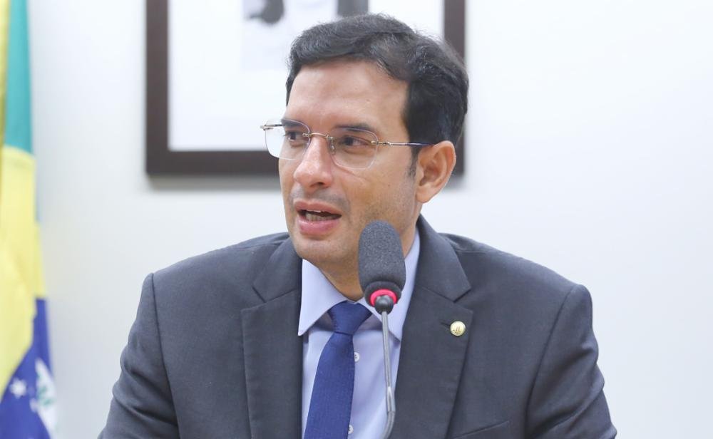 Comissão aprova relatório de Leo Prates a projeto que limita em cinco anos o fim da produção de cloro com uso de células da mercúrio